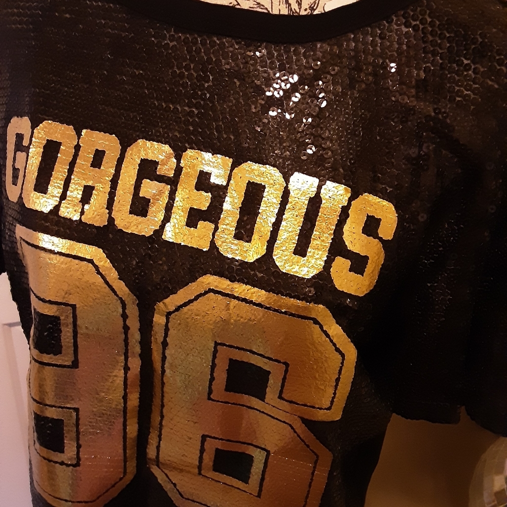 🖤💛 Gorgeous Tee - Picture 2 of 4